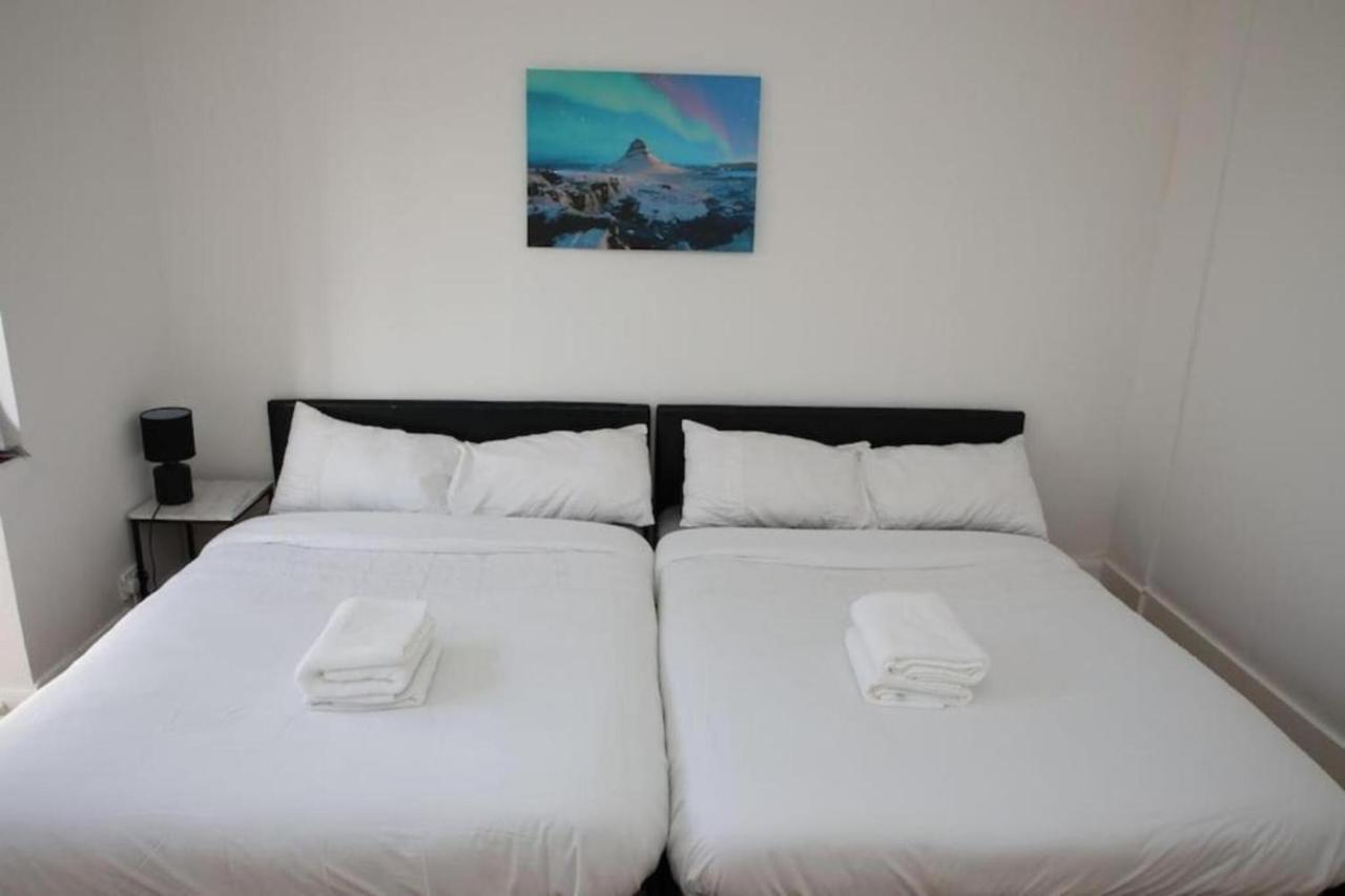 Oyo Timi Holiday Homes London Exterior photo