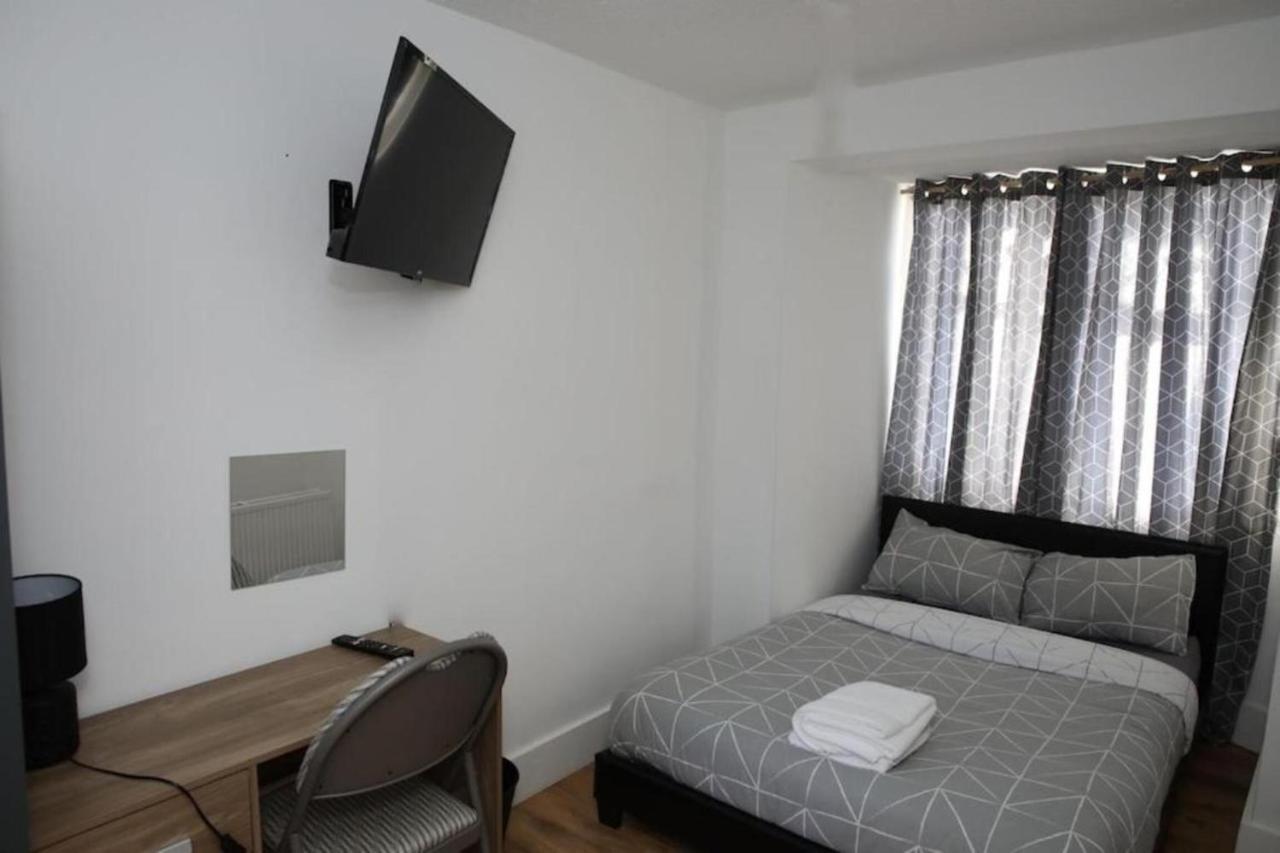 Oyo Timi Holiday Homes London Exterior photo