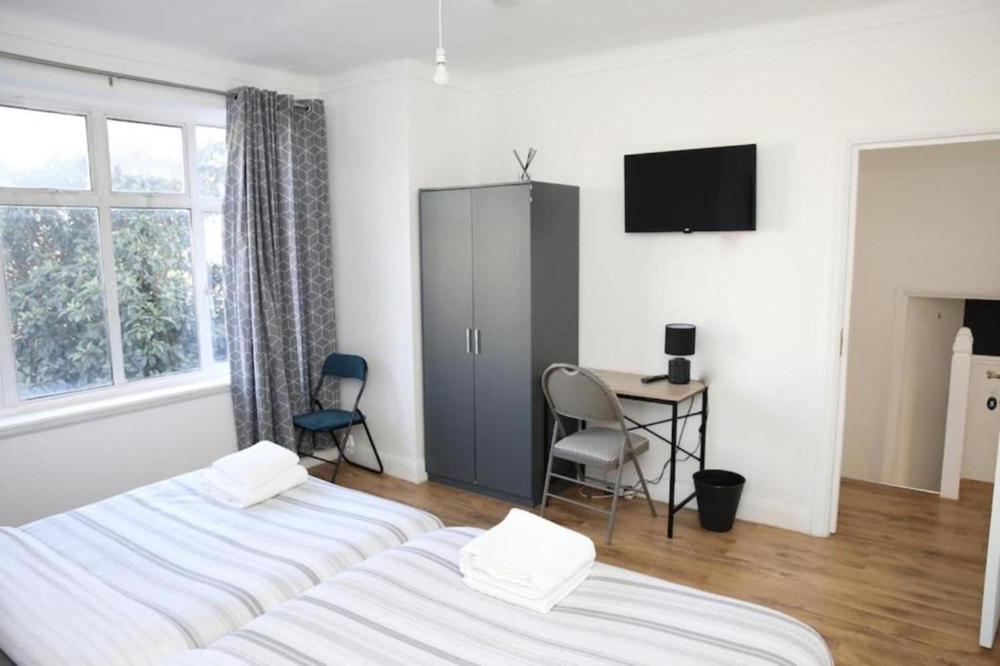 Oyo Timi Holiday Homes London Exterior photo