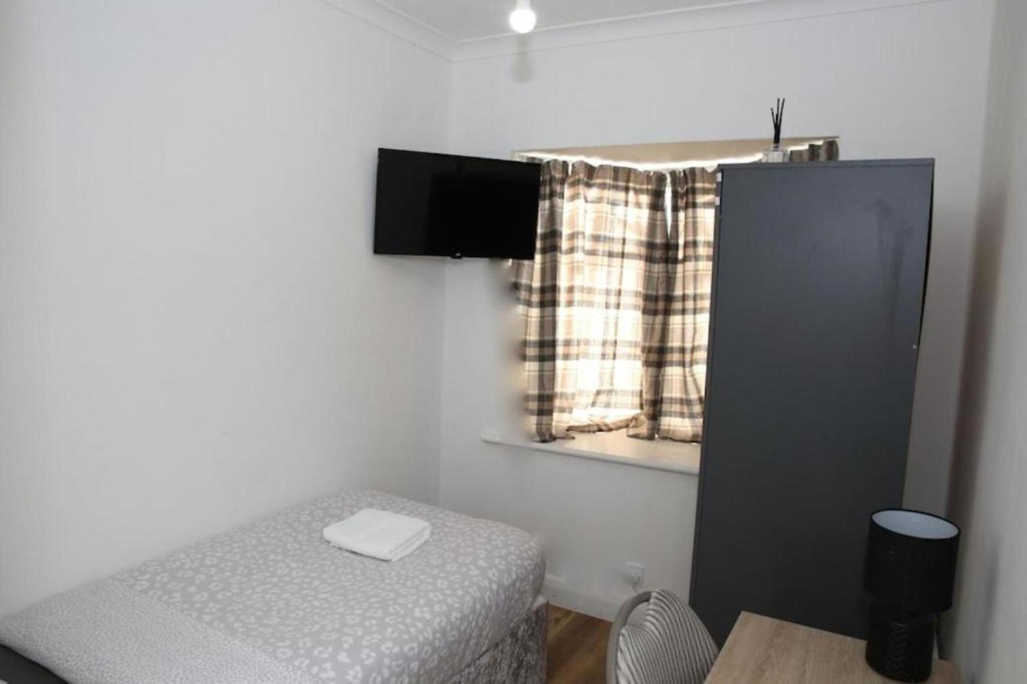 Oyo Timi Holiday Homes London Exterior photo