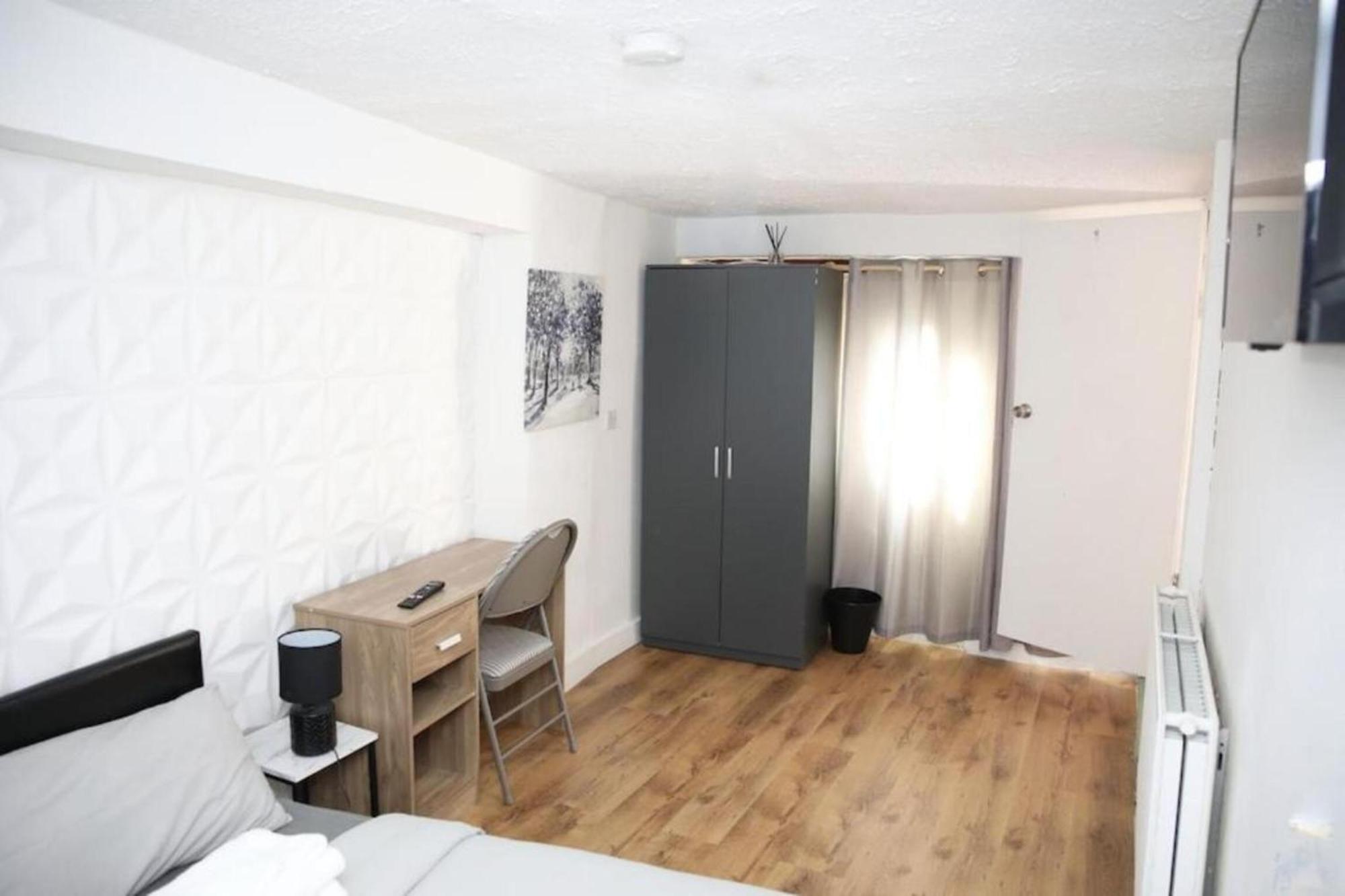 Oyo Timi Holiday Homes London Exterior photo
